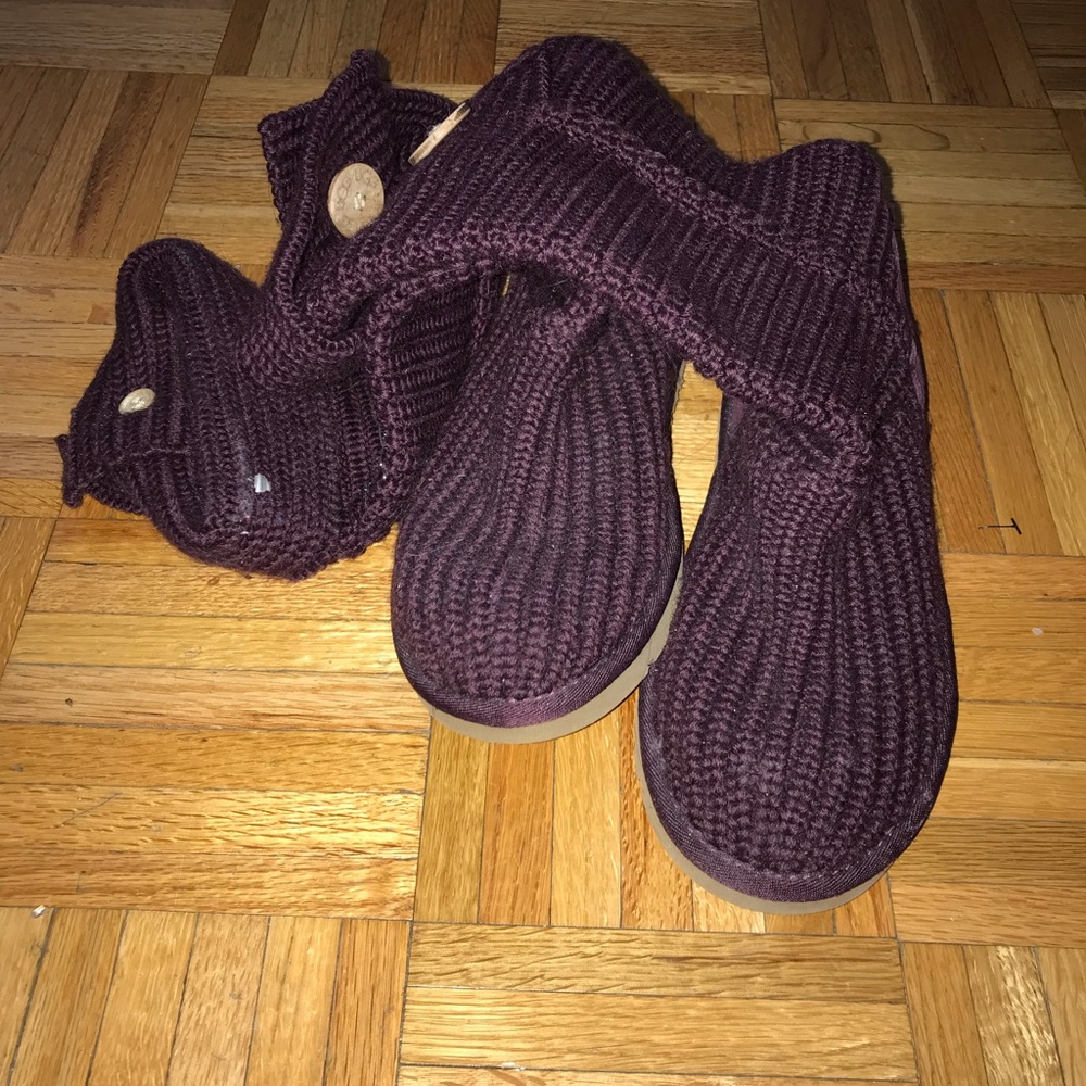 Uggs Size 6 Good Condition Barely Used - image 4